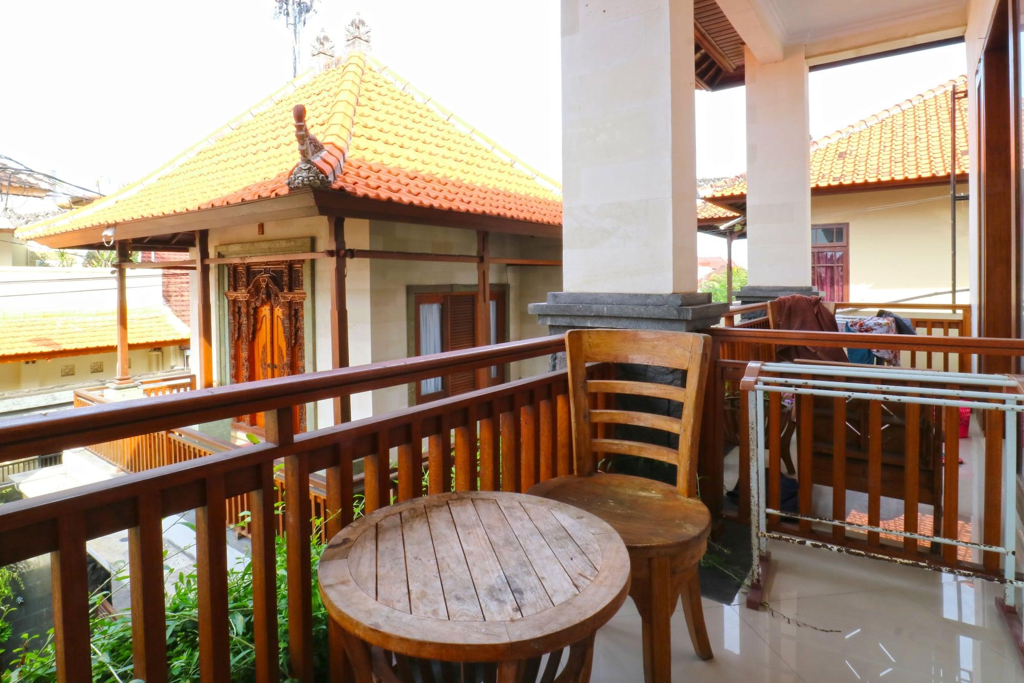 D'Astri Guesthouse Sanur Redpartner Денпасар Экстерьер фото