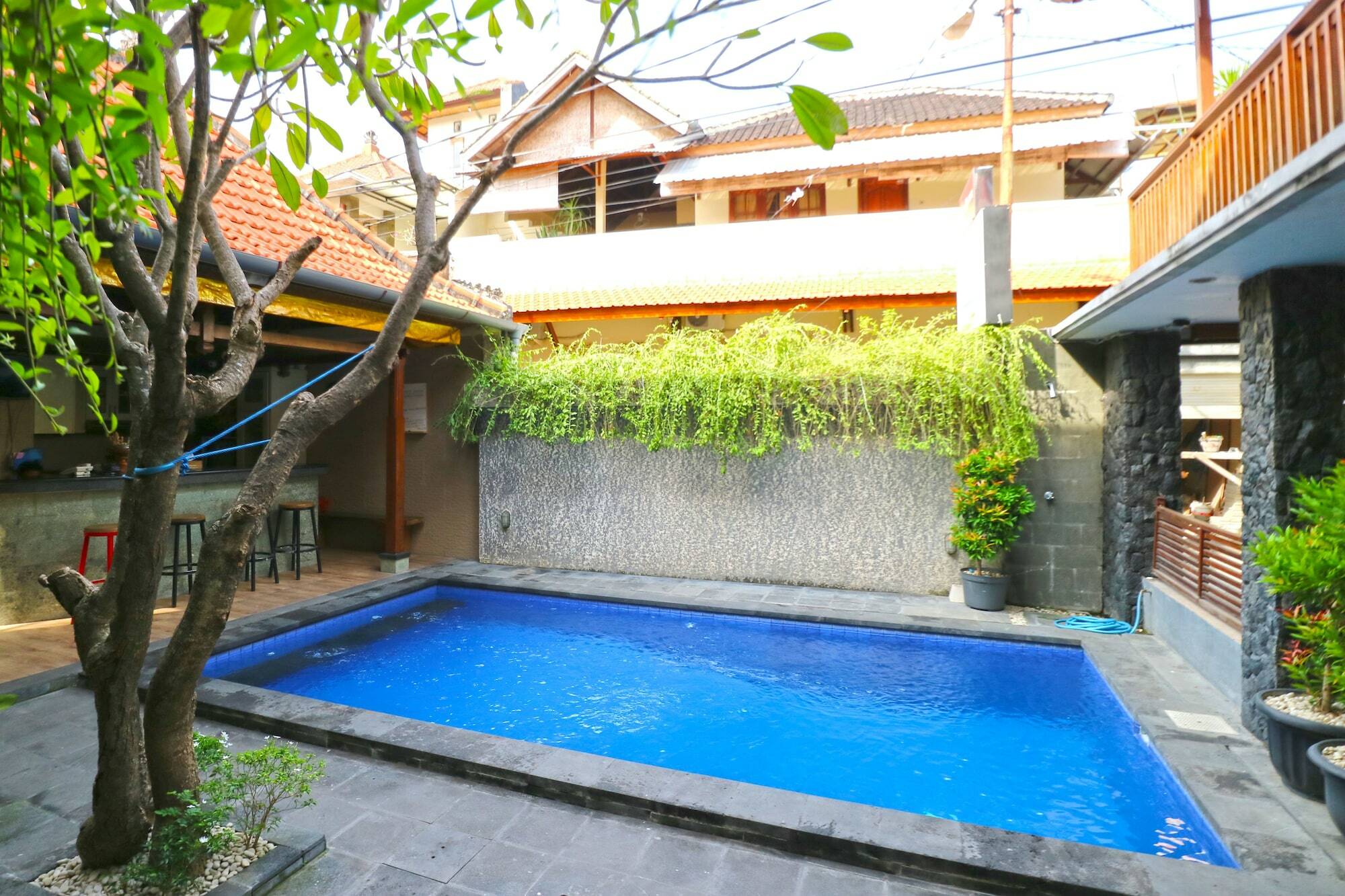 D'Astri Guesthouse Sanur Redpartner Денпасар Экстерьер фото